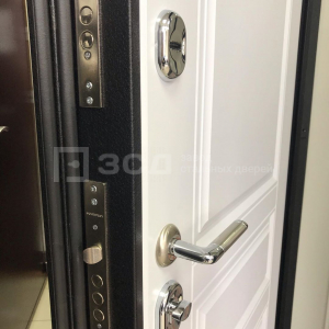 Дверь с порошковым напылением и МДФ из гнутого профиля с замковой системой гардиан - фото